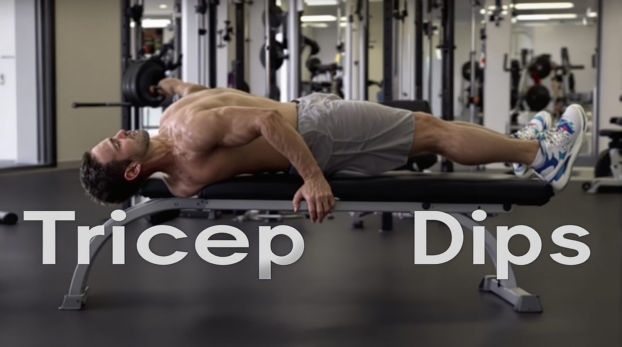 Fondo en bancos: la técnica correcta para fortalecer los tríceps sin lesiones